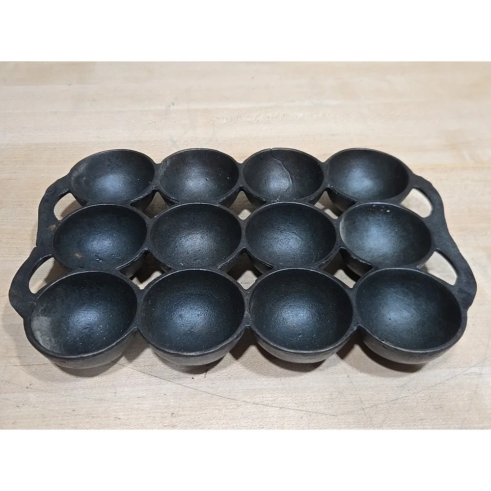 Vintage Early Pre Griswold ERIE No 9 Cast Iron Golf Ball Gem Baking Pan